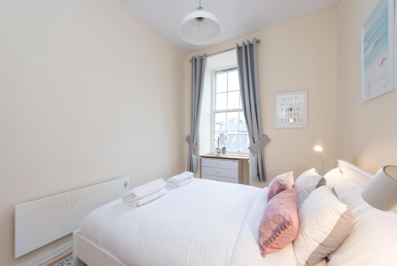 Bright And Modern 2 Bed Apartment Edinburg Exteriör bild